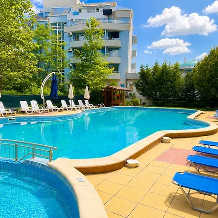 Diamond Bay - Pool And Apartman *