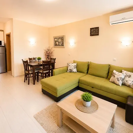 Apartman Diamond Bay - Pool And Napospart